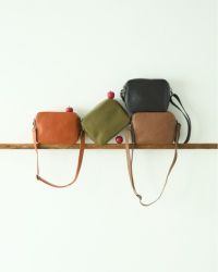 【美品】kanmi. がま口 ショルダーバッグ レザー ブラウン ドロップツリー コンパクトで軽いショルダーバッグ「ドロップツリー がま口 ワン