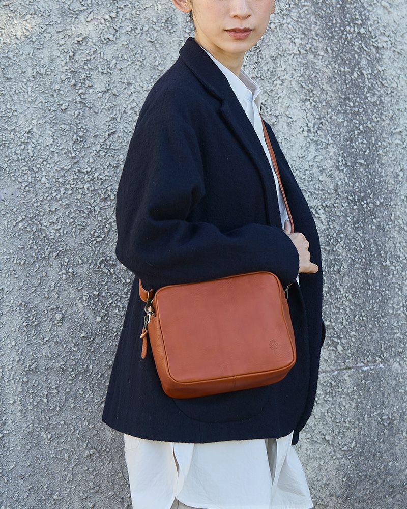 ドロップツリー BOXショルダーバッグ：キャメル