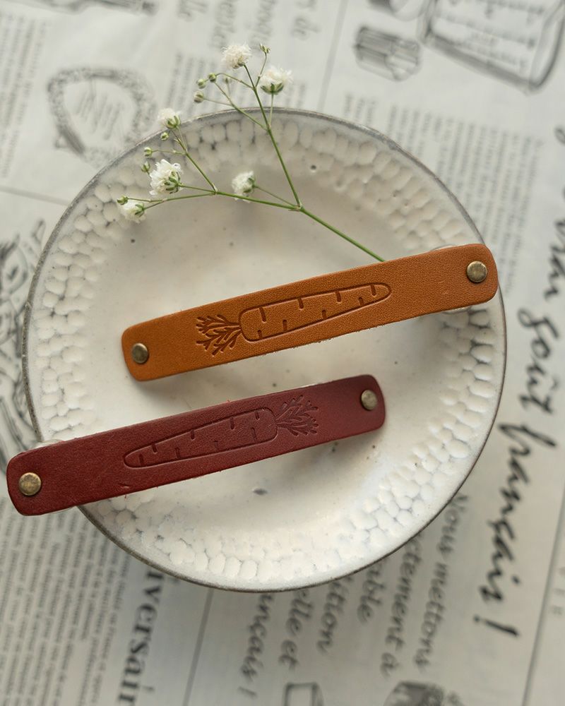 上：ながーいにんじん　キャラメル / 下：ながーいにんじん　チェリーレッド