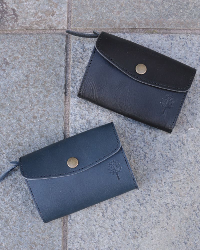 ミニウォレットの色：左ネイビー/右：ブラック