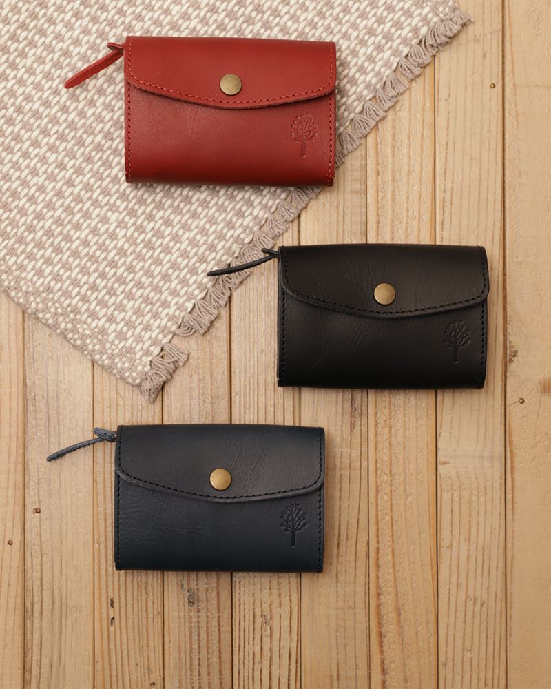 ミニウォレットの色：上からチェリーレッド・ブラック・ネイビー