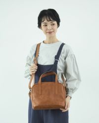 fuwari ボストンショルダーバッグ キャメル
