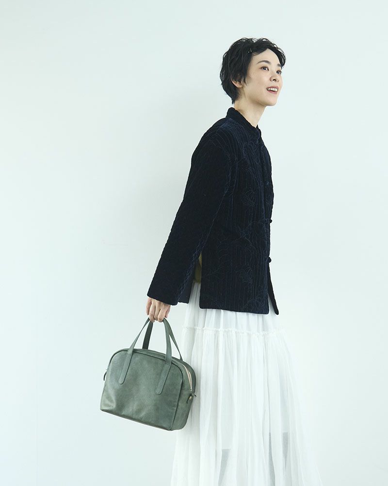 どこへでも持ちたくなる、牛革×軽やか仕上げの3WAYバッグ／グリーンブルー