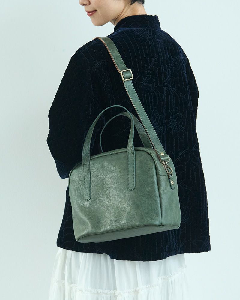 グリーンブルーの色味が目を引く、本革3WAYショルダーバッグ／fuwari ボストンショルダーバッグ　グリーンブルー