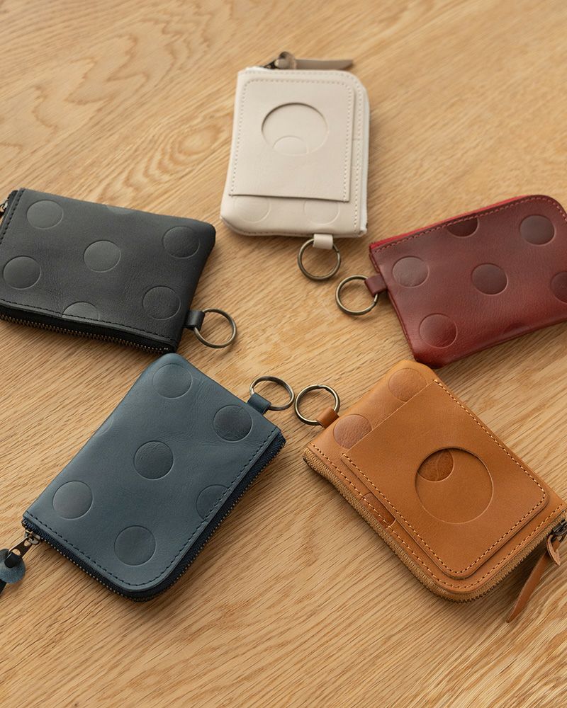 キャンディ Ｌ型カードパスケース：上から時計回りに　バニラ・チェリーレッド・キャラメル・ネイビー・ブラック