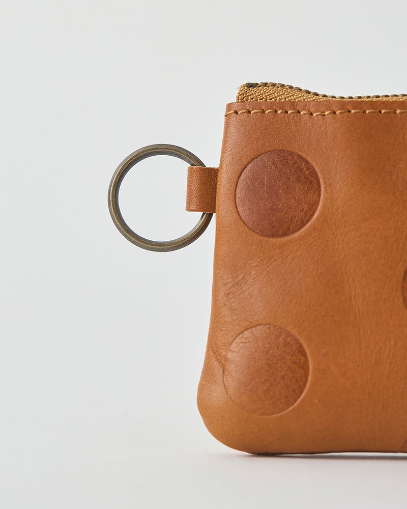 ストラップなどをつけるのに便利なリング付き