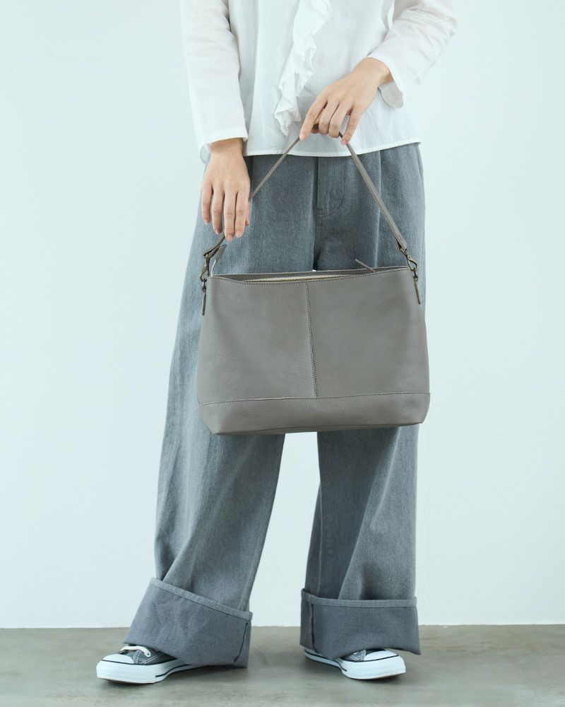 itsu mono ショルダーバッグ　ピュアグレー