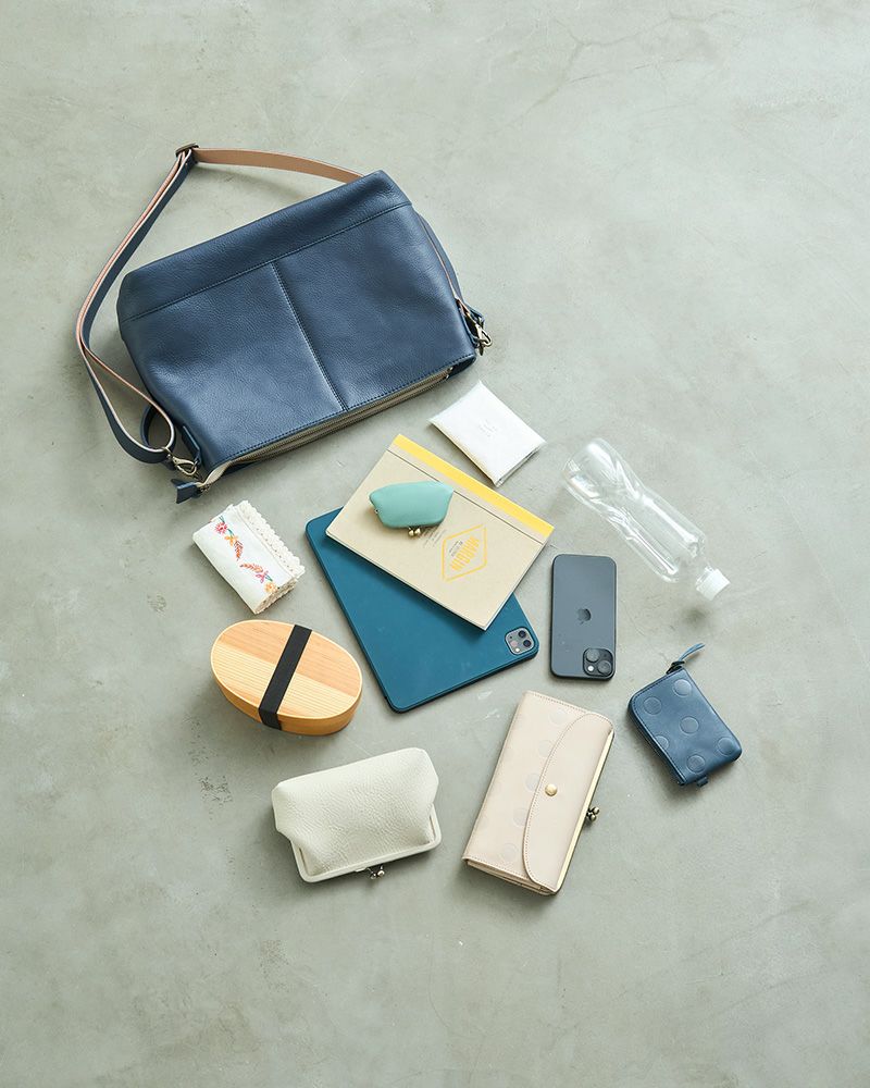 itsu mono ショルダーバッグ　ネイビー
