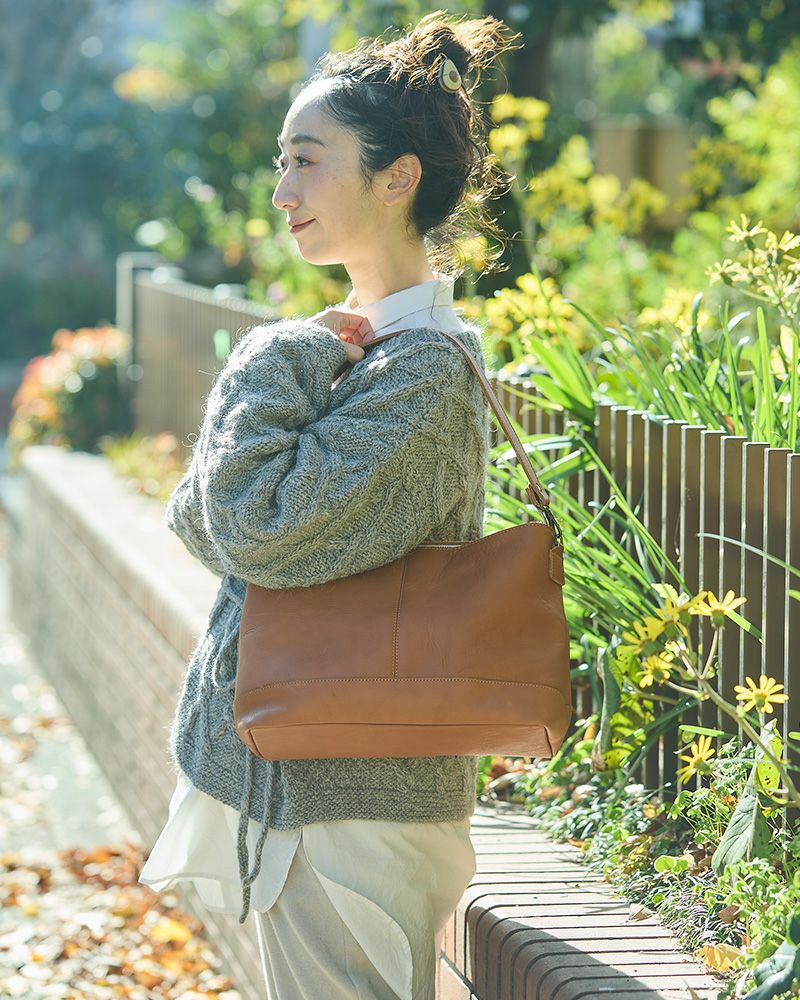 itsu mono ショルダーバッグ　キャラメル