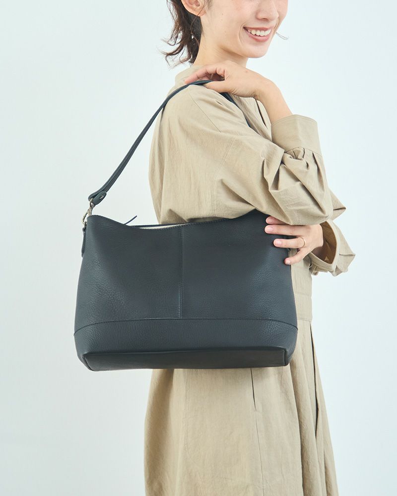 「itsu mono ショルダーバッグ」ブラック