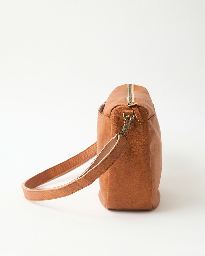 「fuwari ショルダーバッグ」キャメル
