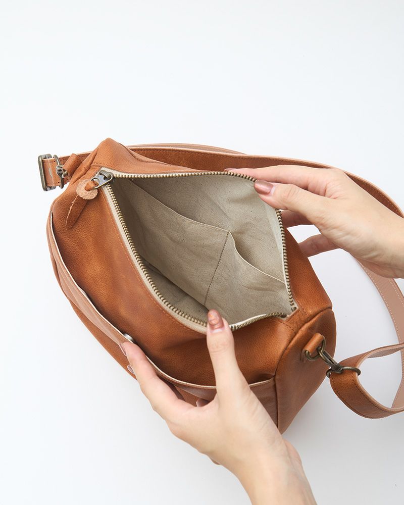 「fuwari ショルダーバッグ」キャメル