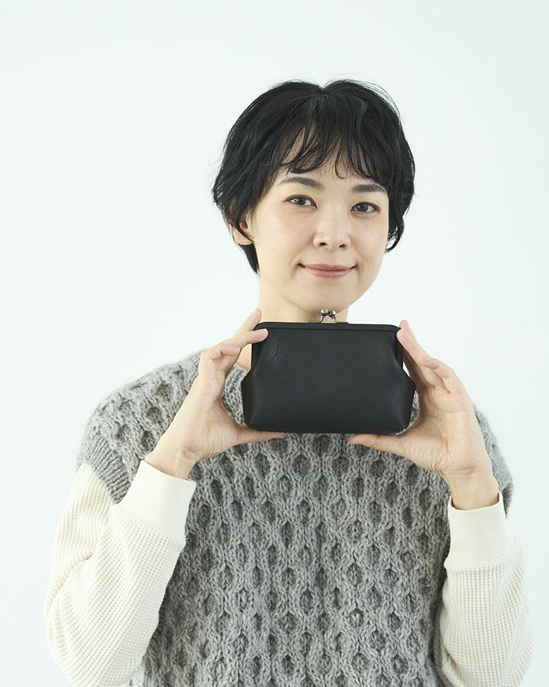 itsu mono がま口ポーチ(M)　ブラック