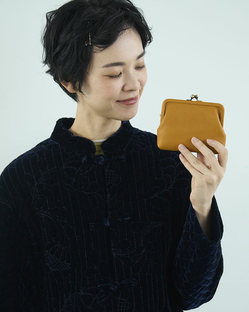 itsu mono スクエアがま口ポーチ(S) マスタード