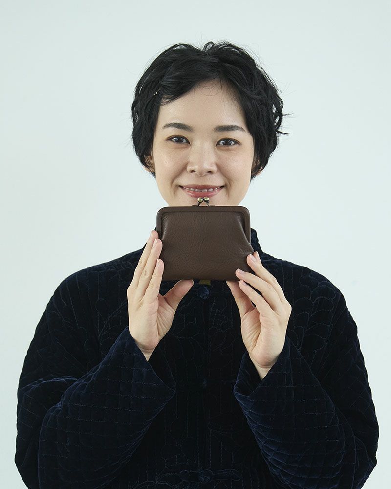 itsu mono スクエアがま口ポーチ(S) ダークブラウン