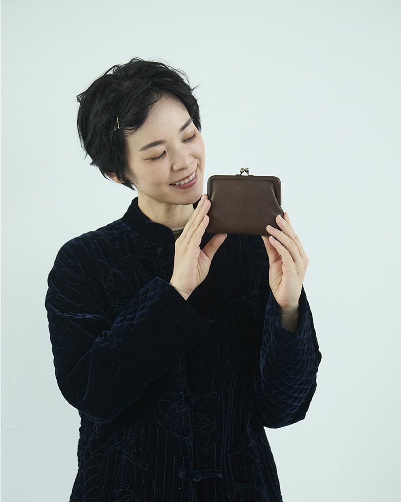itsu mono スクエアがま口ポーチ(S) ダークブラウン
