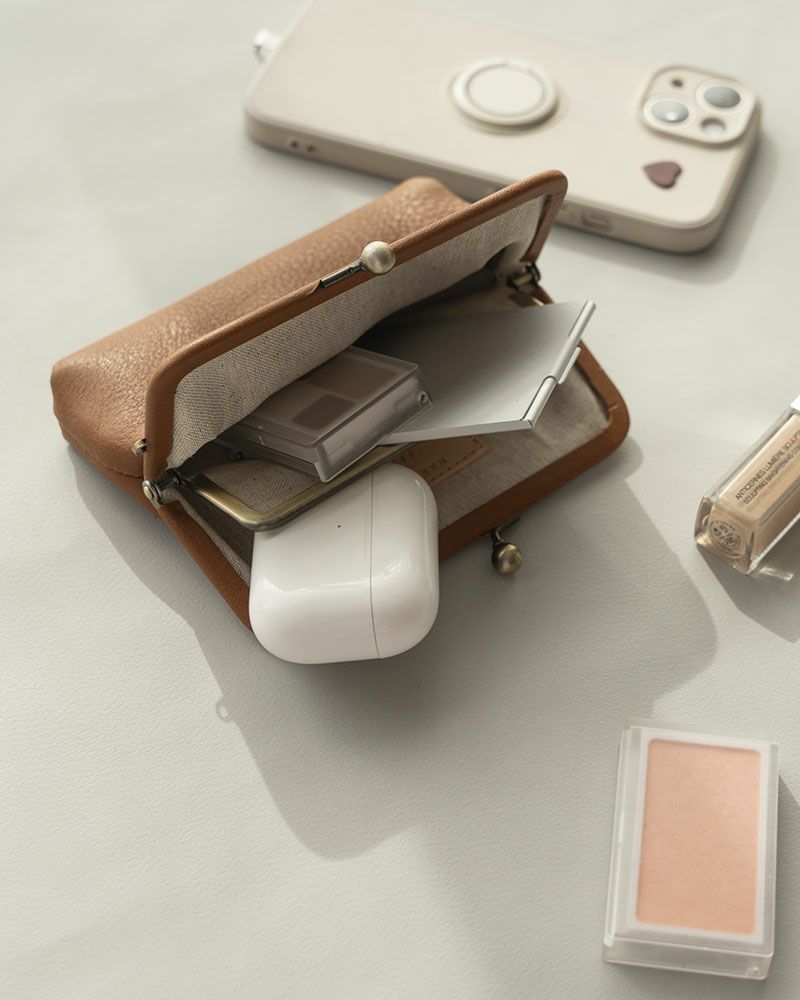 itsu mono スクエアがま口ポーチ(S) キャラメル