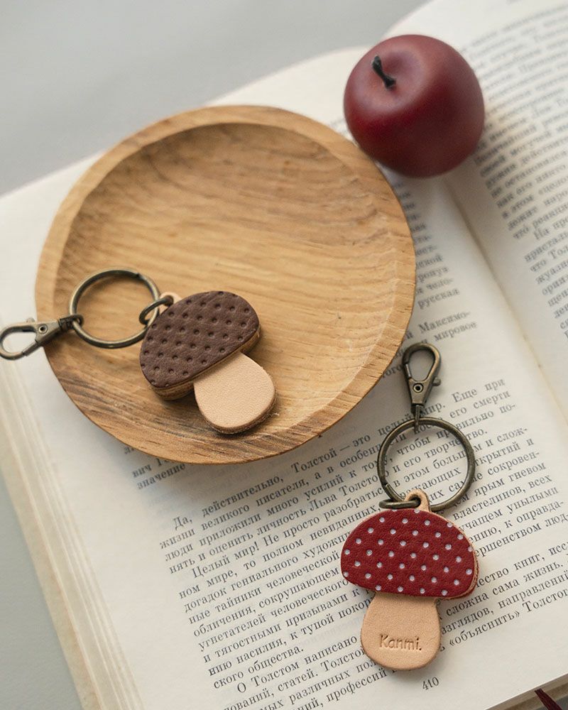 森のめぐみキーリング きのこ ブラウン、レッド