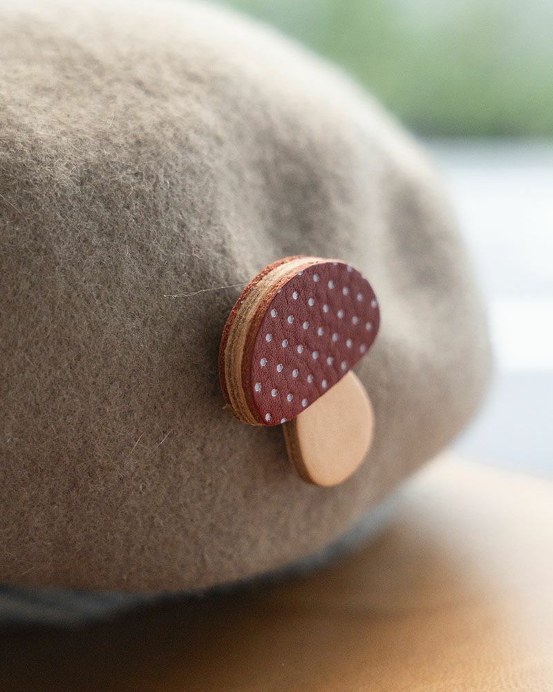 森のめぐみ ブローチ きのこ　レッド