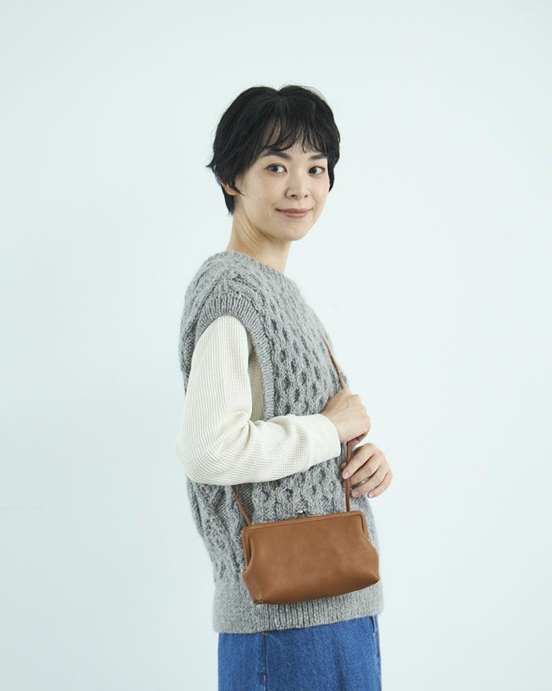 itsu mono トラベルがま口ポシェット　キャラメル