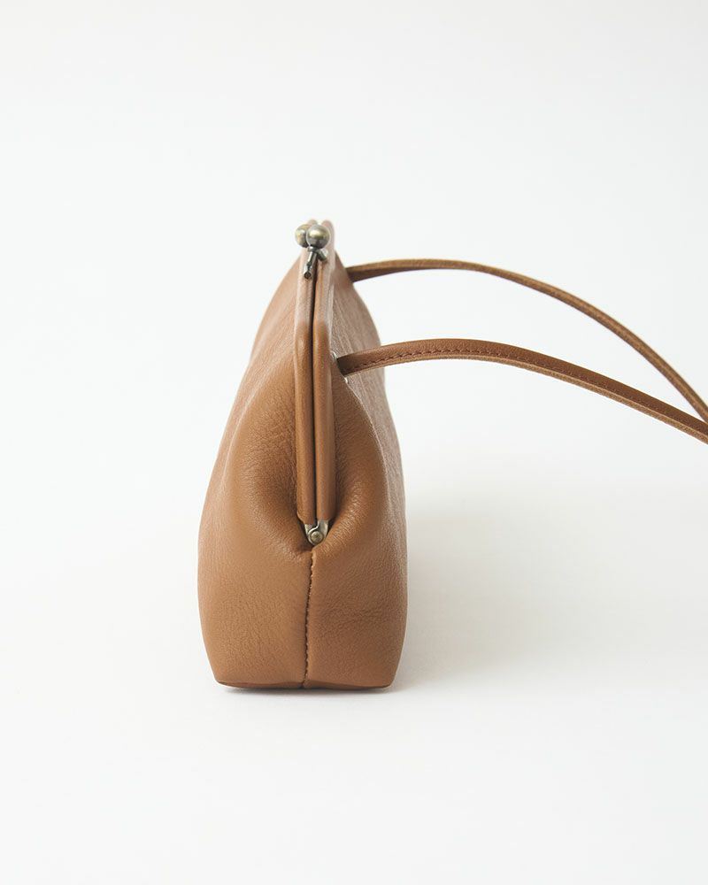 itsu mono トラベルがま口ポシェット　キャラメル