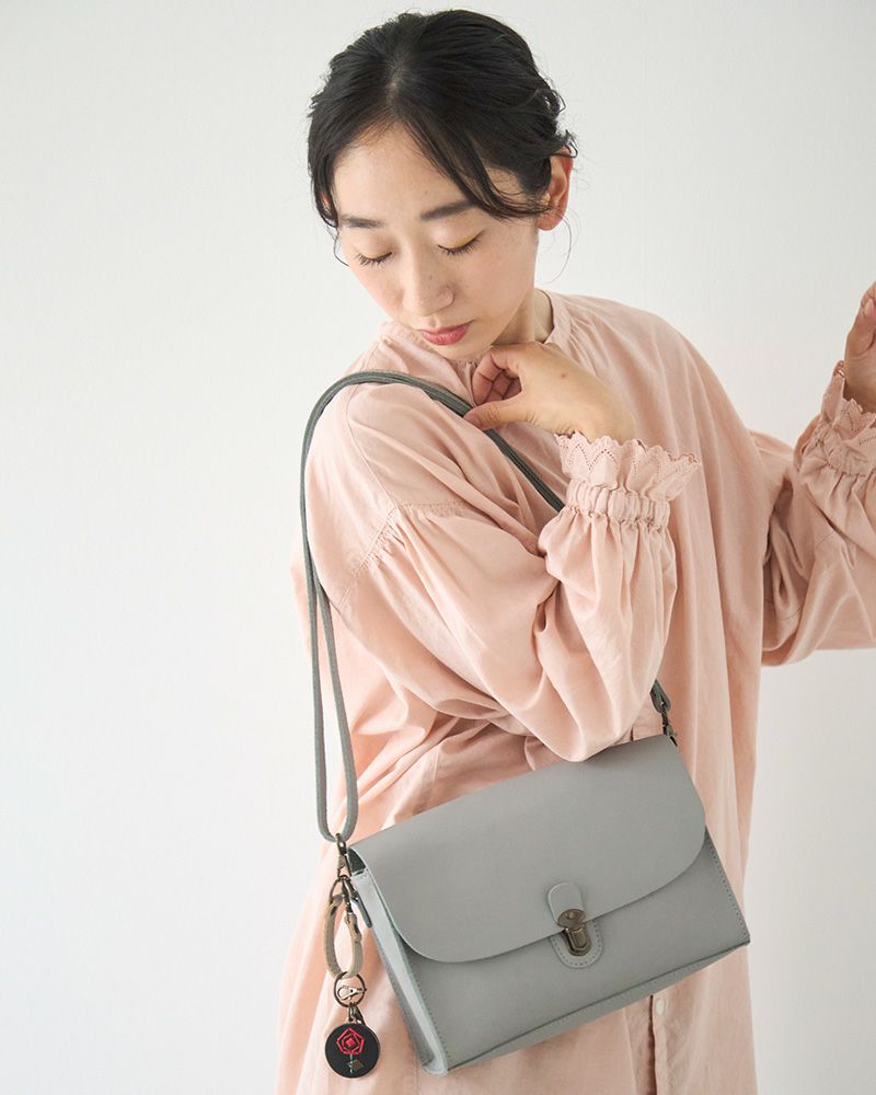 Kanmi. All story ポシェット（グレー）※キーリングは別売りです