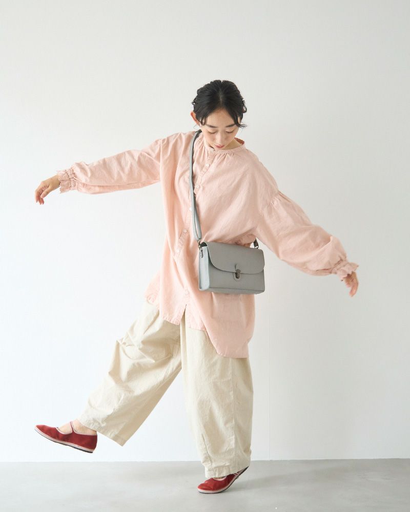 一年中活躍する万能カラーのグレー