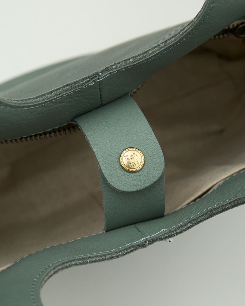 さっと開けてパチンと閉じる使いやすさ