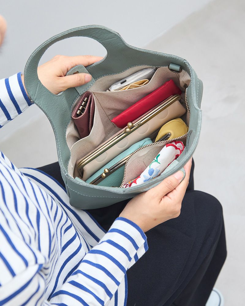 しっかりマチで見た目以上の収納力