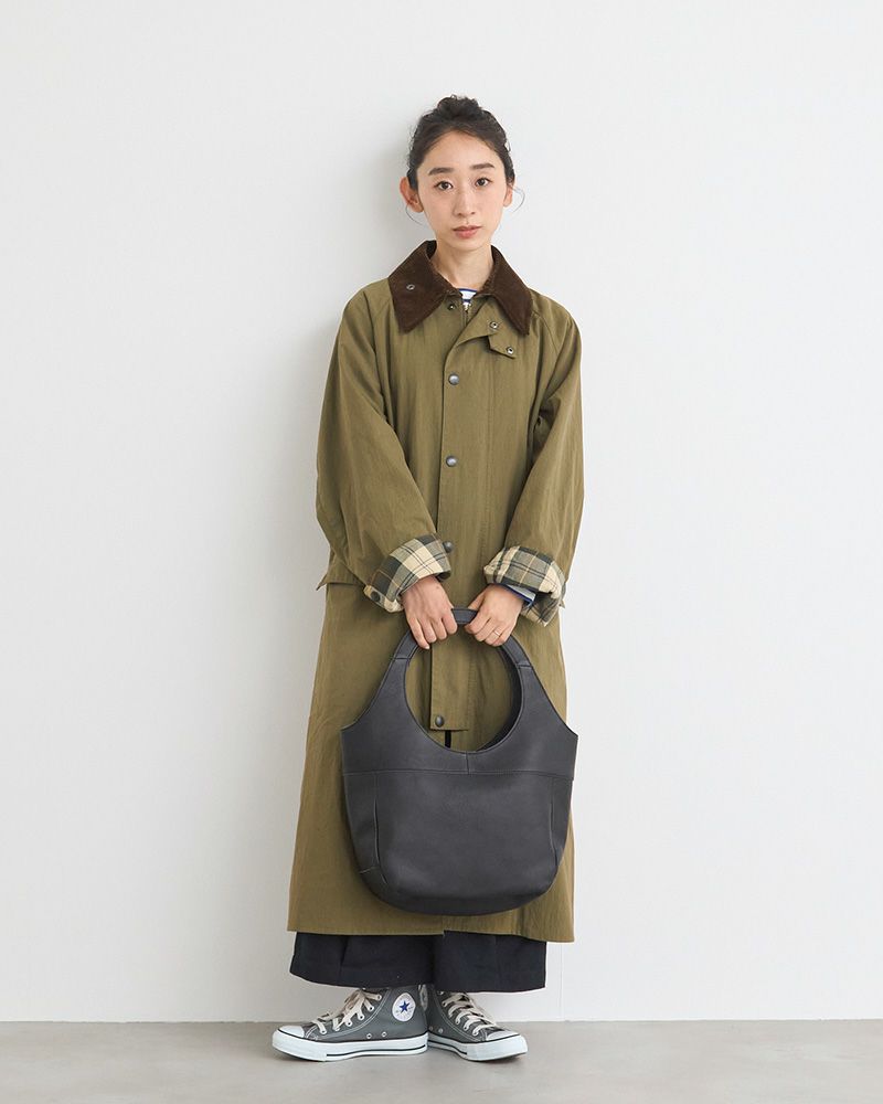 まぁるい持ち手で、コロンとしたフォルムがやさしい「ドーナツ バッグ(L) 」