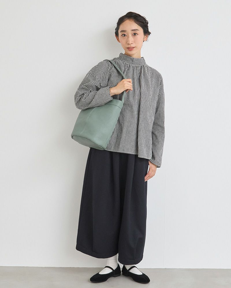 やわらか持ち手で体にやさしくフィットするバッグ