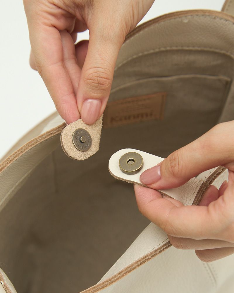 マグネット開閉で片手で楽に開け閉め可能