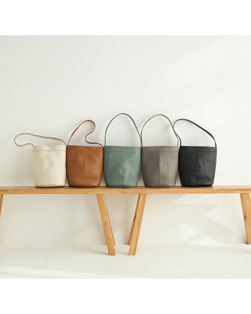 Kanmiオリジナルレザーでやさしい風合いの全5色