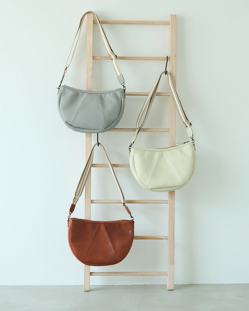 雨に強い防水加工、本革のおしゃれなかばん「All storyハチワレショルダーバッグ」