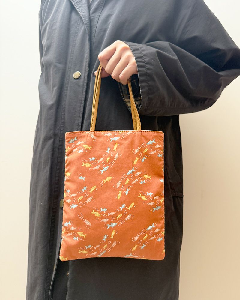 世界的ブランドmoda fabricsを使ったレトロかわいいトートバッグ