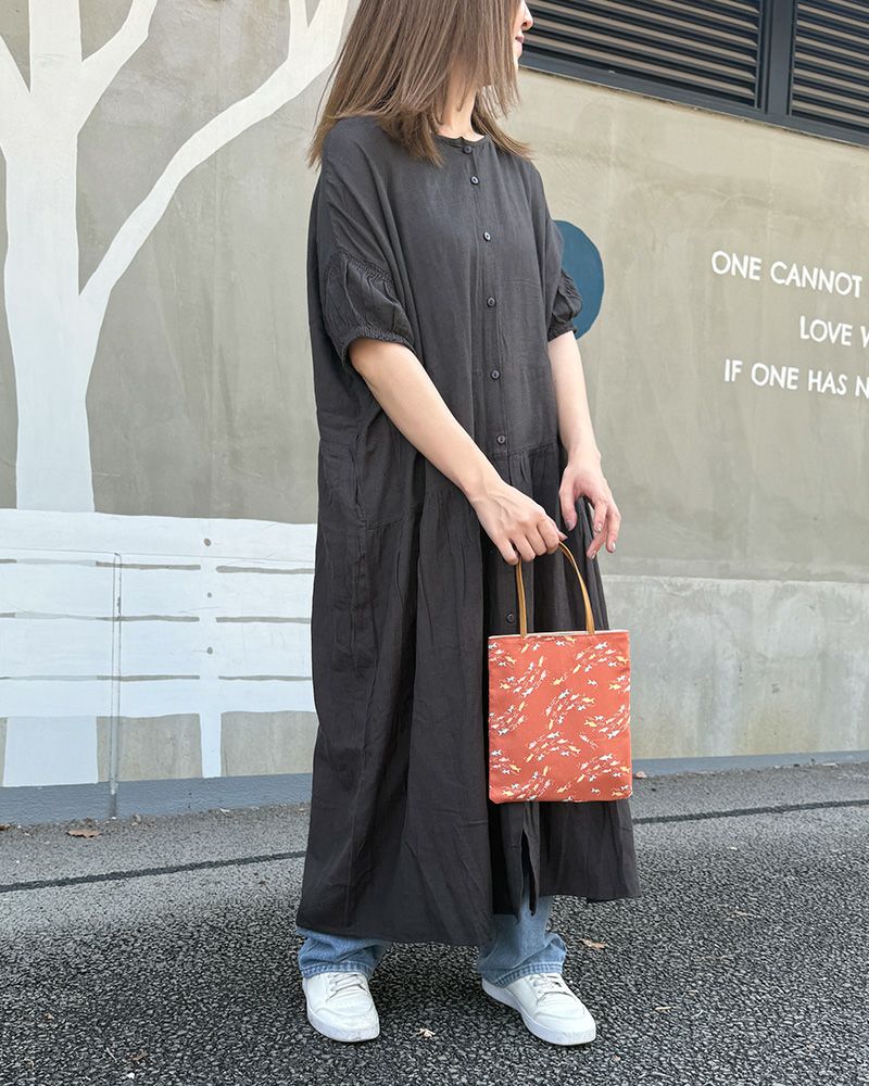 カラフルで遊び心ある柄が魅力のmoda fabricsのトートバッグ