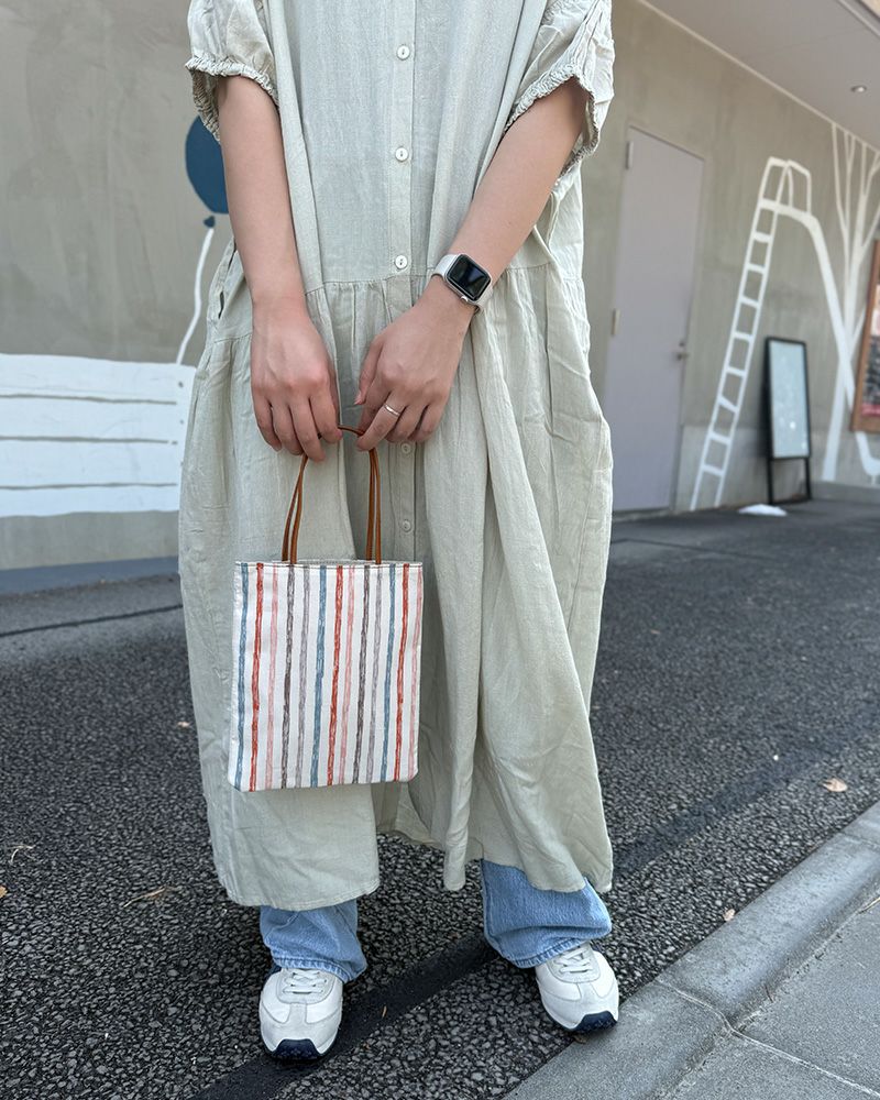 すっきり暮らしに寄り添う革持ち手付きポケットトート