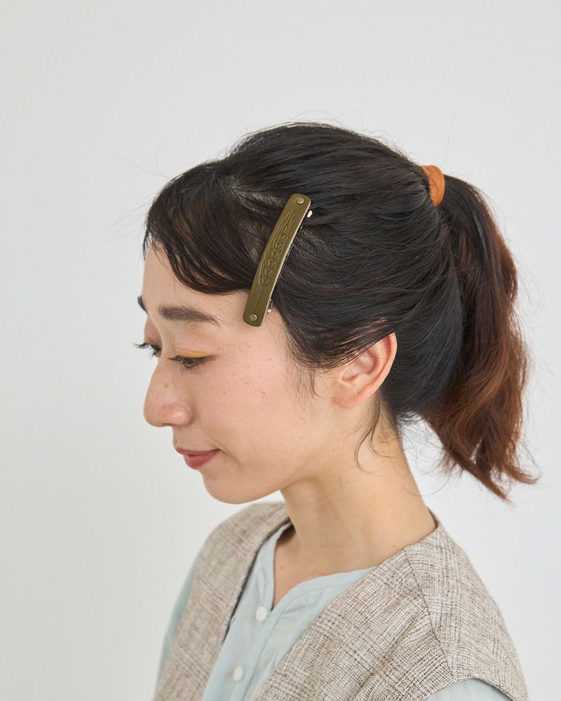 パチンと心地いい音で気持ちまで整う、レザーバレッタ