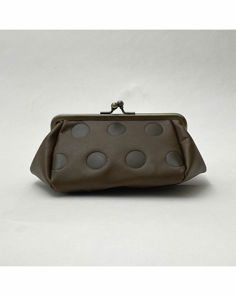 オリーブグリーン