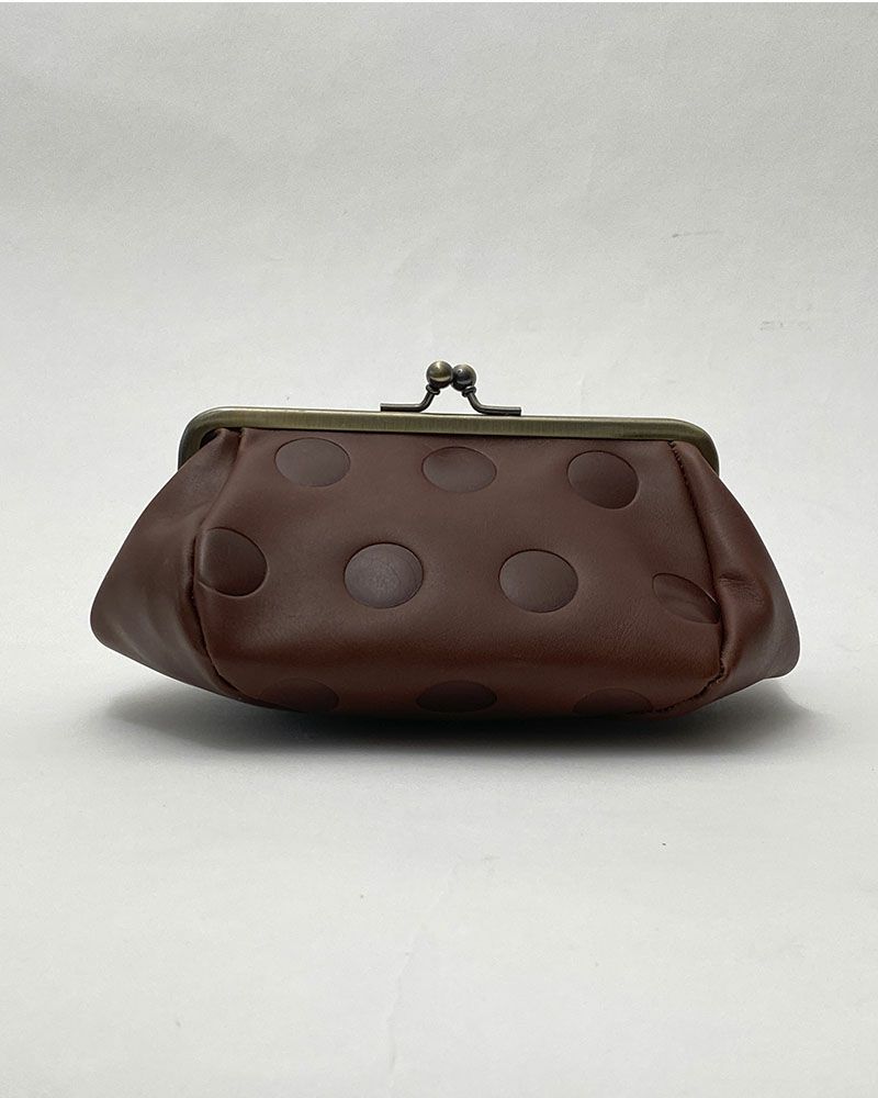 ダークブラウン