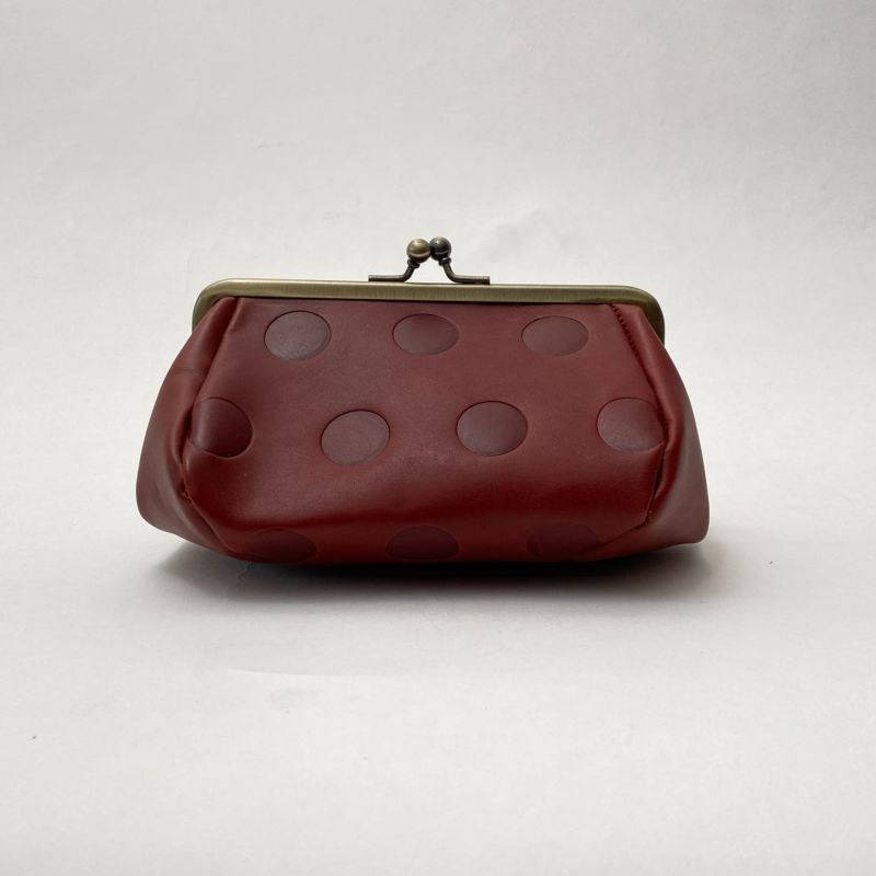 チェリーレッド