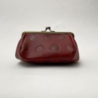 チェリーレッド