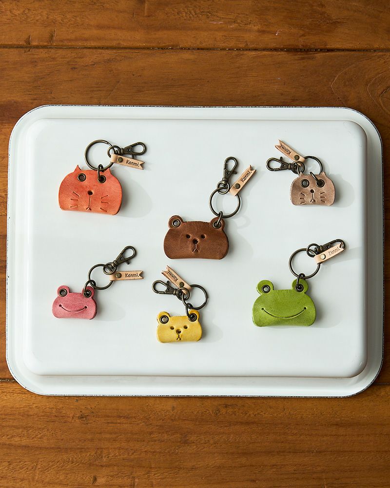 心をほぐすカエル、寄り添うネコ、穏やかなクマ。三種類の動物モチーフが広げる、自分らしいレザー選び