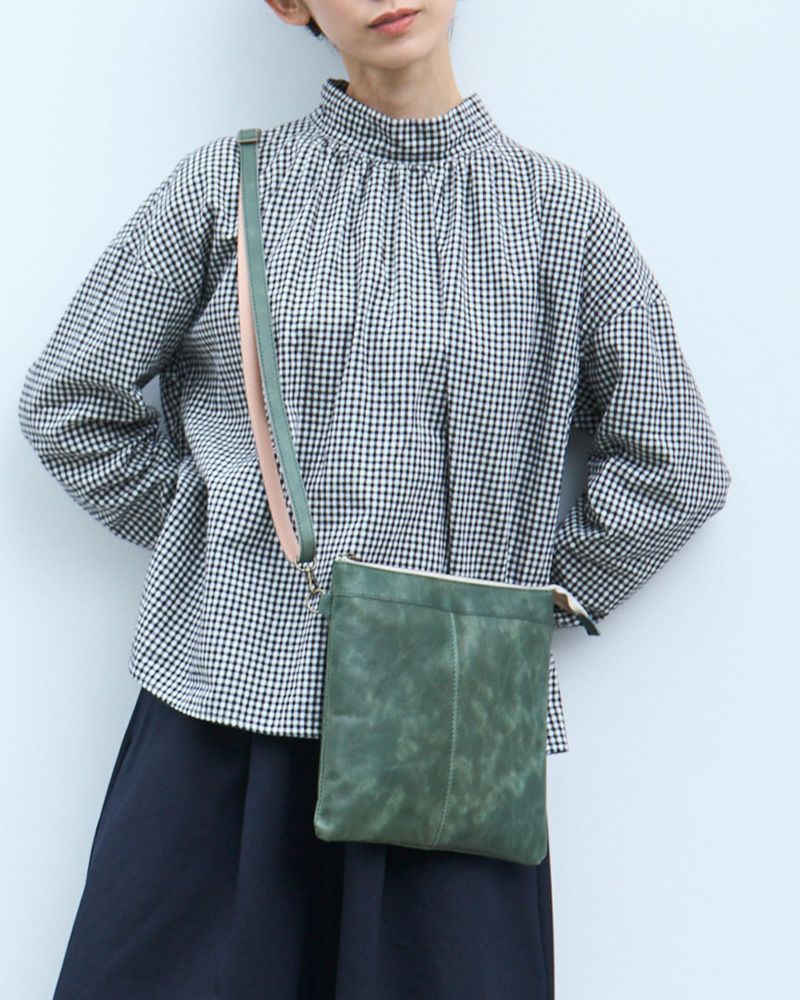 コンパクトで超軽量「fuwari スリムショルダーバッグ」
